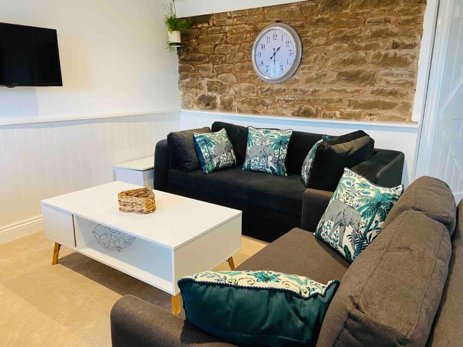 The Mill Stylish Rural Apartment With Beautiful Views Welsh Newton Common ภายนอก รูปภาพ
