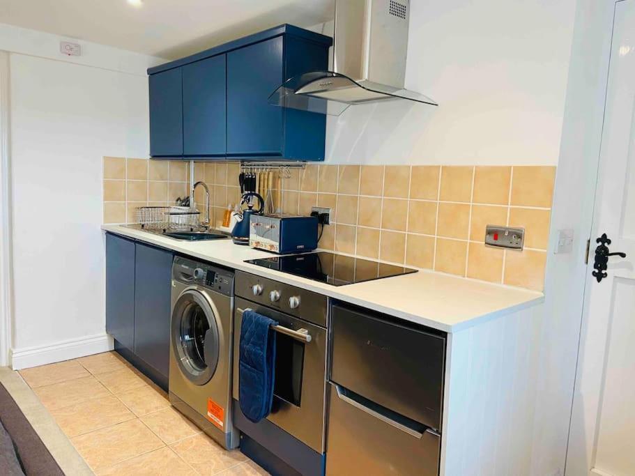 The Mill Stylish Rural Apartment With Beautiful Views Welsh Newton Common ภายนอก รูปภาพ